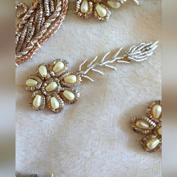 Vintage Gold Threaded Pearl Beaded Hand Sewn Table Centerpiece Tabletop Doiley - Picture 8 of 12